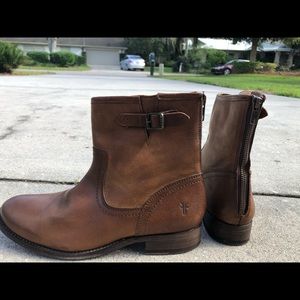 Frye Pippa zip ankle boots Cognac